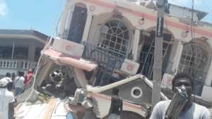 Collapsed house in Les Cayes Aug14