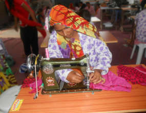 Give Sewing Machines To Help 20 Poor Women