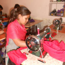 Give Sewing Machines To Help 20 Poor Women