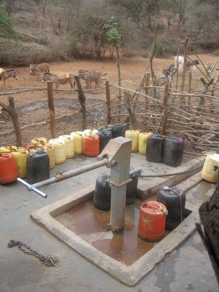Water and sanitation for 6,000 people in Kenya