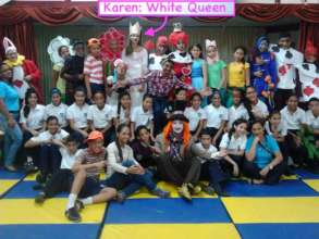 Karen: The White Queen- play: Alice in Wonderland