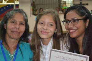Karen with her mom and sister - graduation day