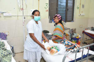 Ngo_for_women_welfare_serving_nutritious_food