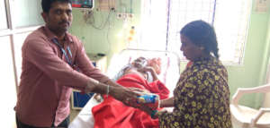 Poor patient getting nutritious fooddonation india