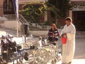 Delivering Aid in Colcapirhua