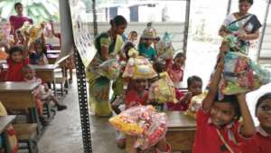 Tiny Tots proudly displaying their Gift Hampers