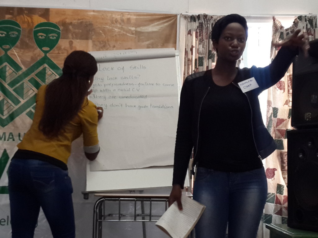 Arts & skills workshops for 100 youth in Zimbabwe