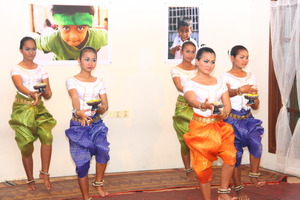 Girls from Sangkheum performing traditional dance