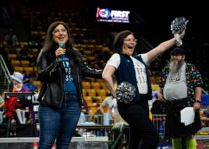 Mentor leads a Hype Session at Championship