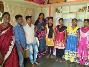 some of the children with Mrs Satya Haveela