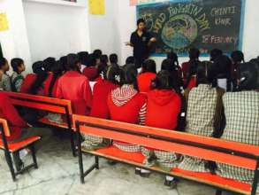 Team sensitizing the students on Pangolin Day
