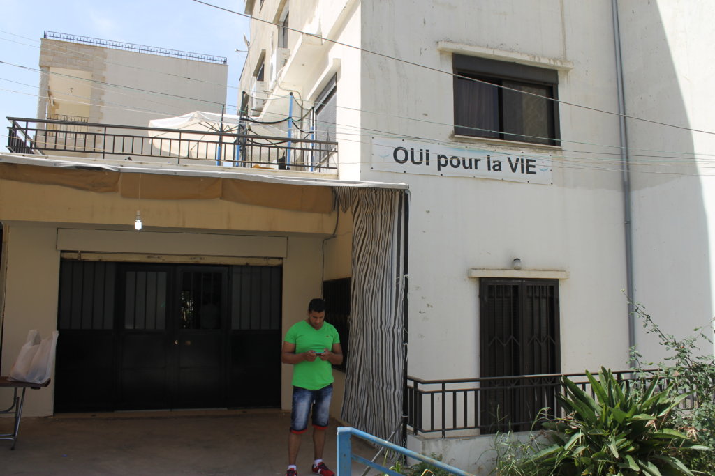 Provide meals for Syrian and Lebanese refugees