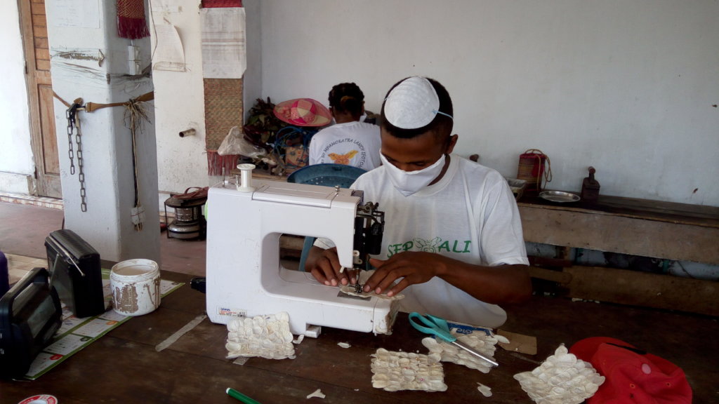 Help Farmers Rear Silk Moths to Restore Forests