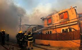 Chile: Ayuda a estudiantes afectados por el fuego