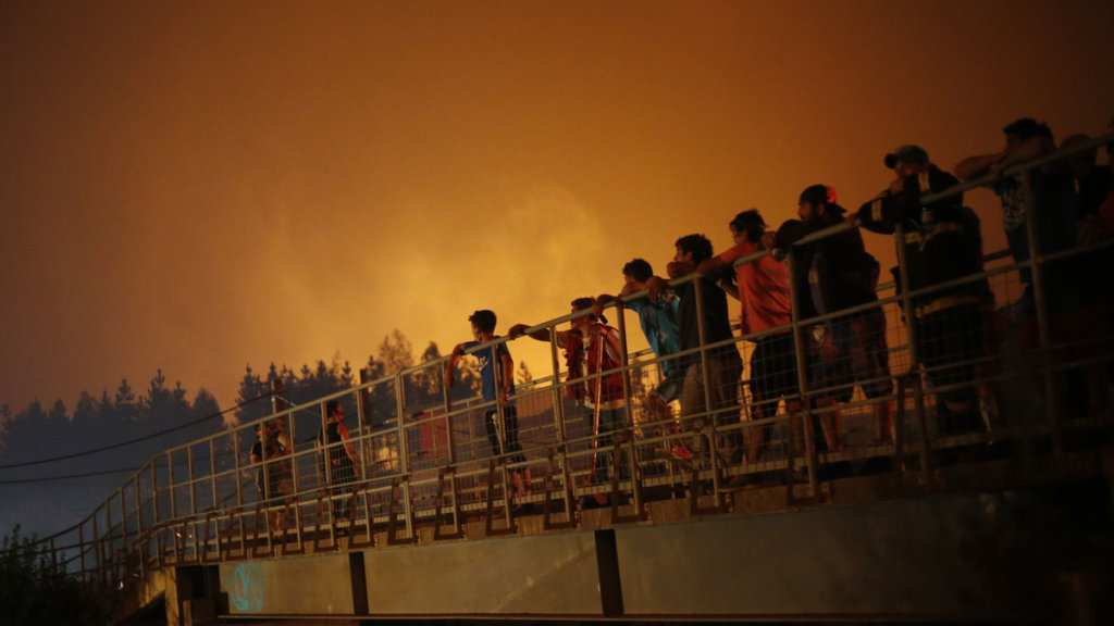 Chile: Ayuda a estudiantes afectados por el fuego