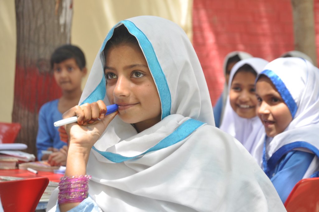 Dropout 500 Girls Back to High School in Pakistan