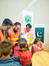 Cash distribution among the Refugee children