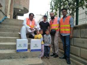 Distribution of Food Packages among the Syrians