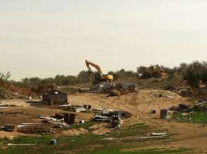 Israeli bulldozers demolish homes in Umm al-Hiran