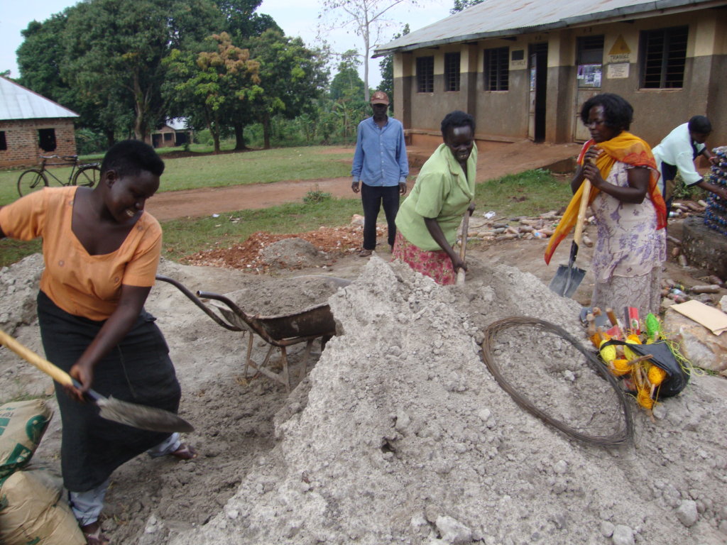 Water Tanks from Plastic Bottles in 50 Needy Homes