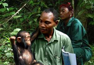 Betou with keepers Erick and Diane