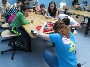 Science demonstration in Muzeiko