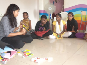 Craft classes by a volunteer