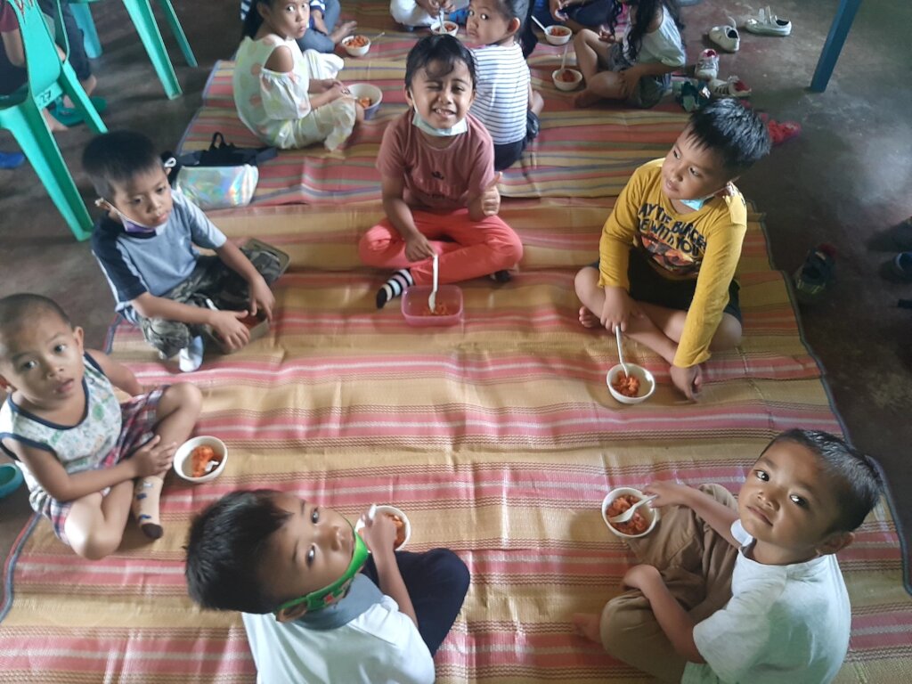 AAI helps provide food for lunch to kinder kids