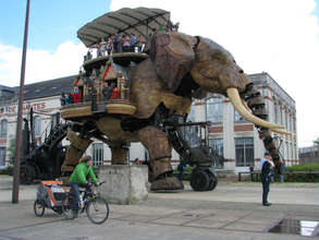 Mic & Amaya riding for Clinica Verde.