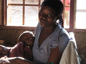 Rwandan mother & Global Grassroots beneficiary