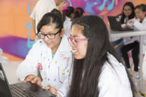 Programming hats are on during g4g Day @Mexico!