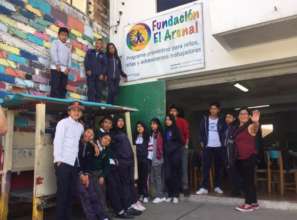 Fundacion El Arenal Director Maribel with kids