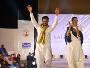 Imran walks the Kala Umang fashion show ramp