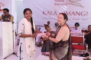 Krishna receives the award for Best Presentation