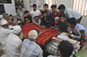 Master Artisan advisors with students
