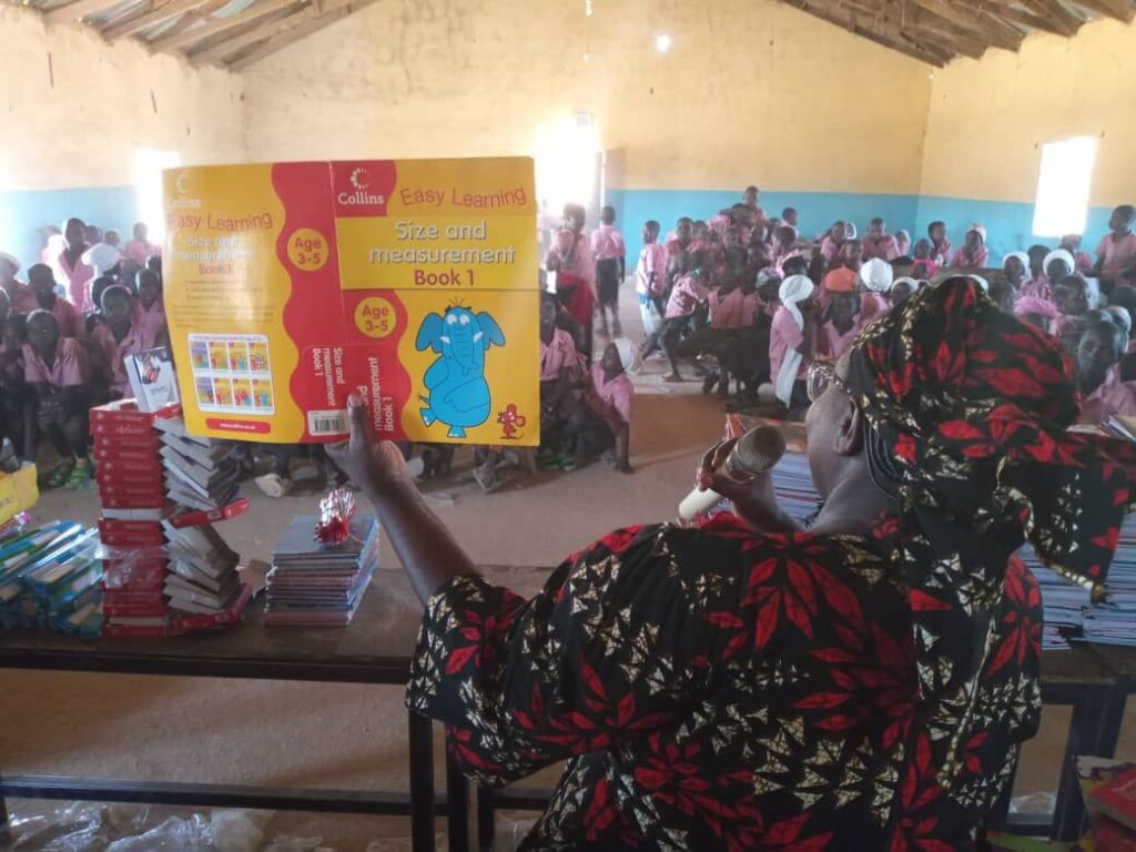 Comfort reading to the pupils