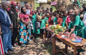 Student shows how RUMPs are made at showcase.