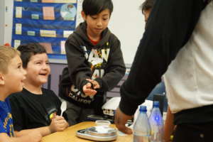 Learning how to use a scale