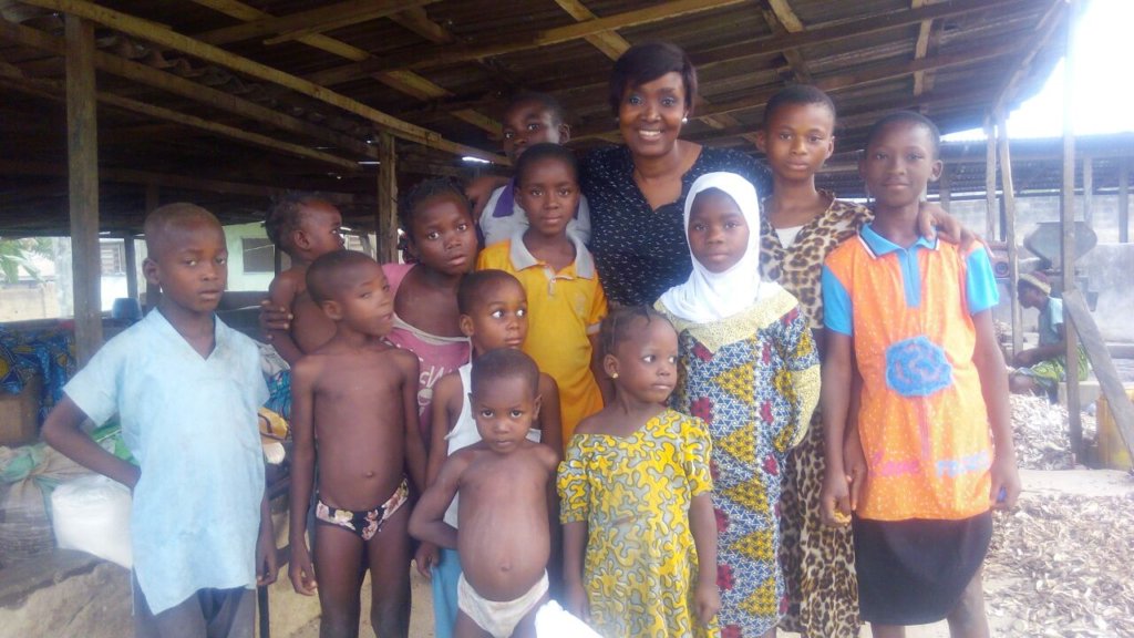 HELP 50 WOMEN FIGHT POVERTY IN NIGERIA
