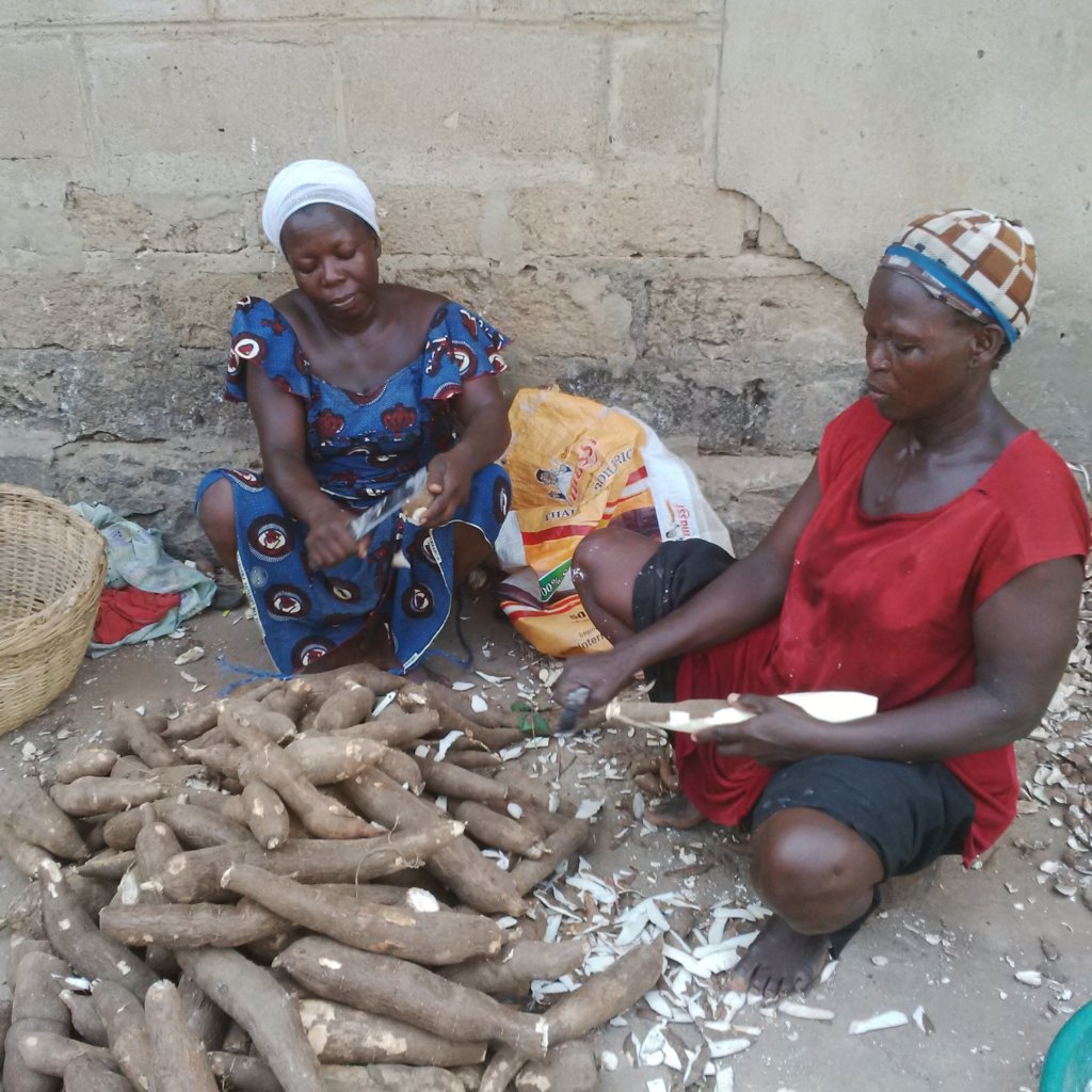 HELP 50 WOMEN FIGHT POVERTY IN NIGERIA