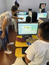Fifth graders in STEAM class