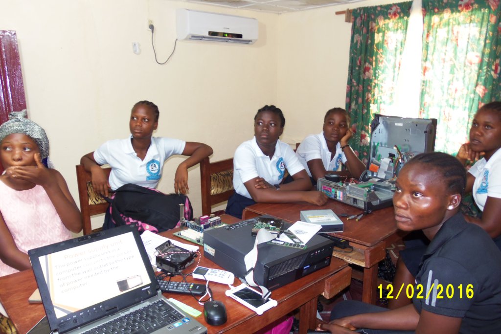 Help 300 Young Women Learn Computer in Liberia - GlobalGiving