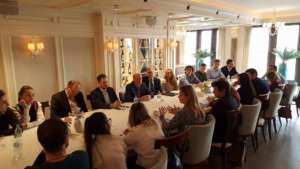 Business Breakfast with Ambassador Pettit