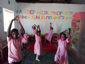 Yoga lessons introduced by a volunteer