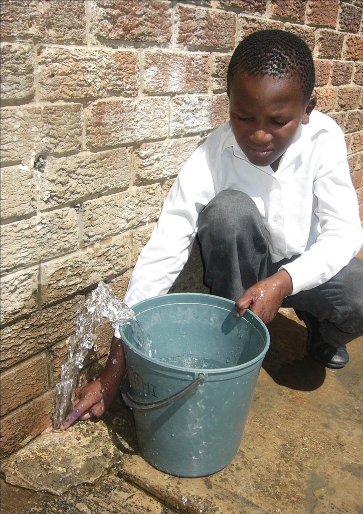 Providing 26 Schools with Rainwater Tanks
