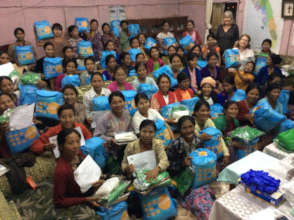 TBAs receiving UNFPA dignity kits