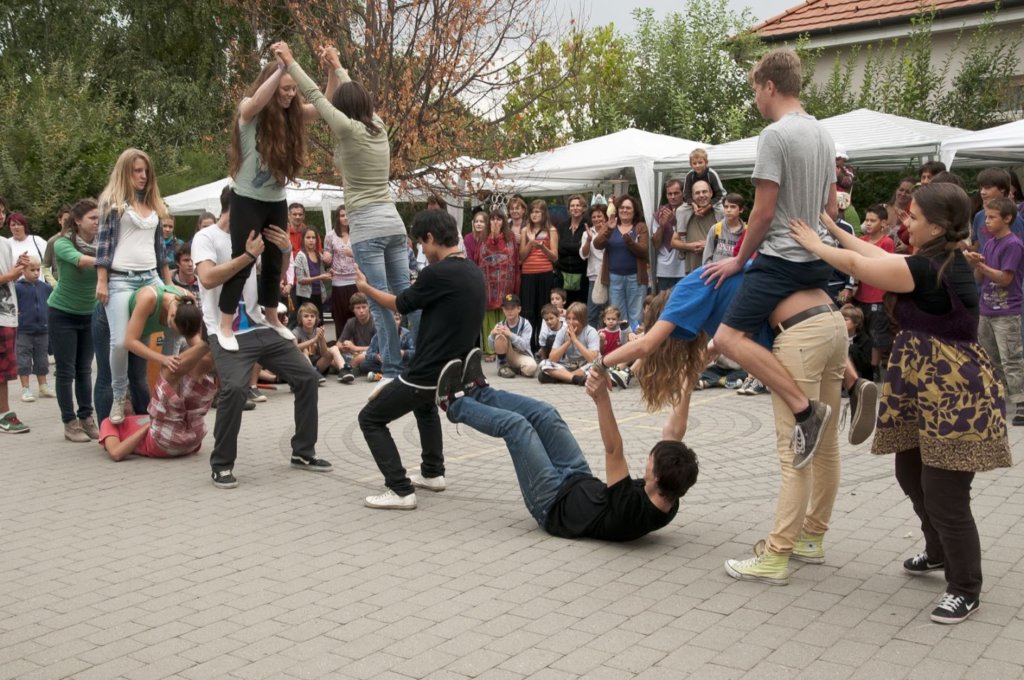 Build a School Gym and Community Hall in Hungary