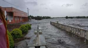 Flooded riverbanks, Maroantestra