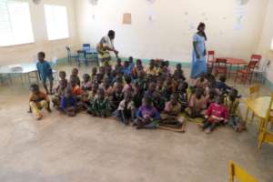 Children of the school of Fina