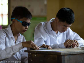 Following lessons with Braille at state school